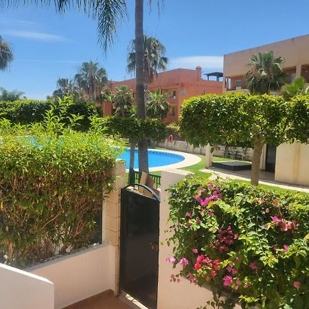 ¡Bajo Precioso Con Salida Directa A La Piscina Comunitaria En Paraiso De Vera! Luaran gambar