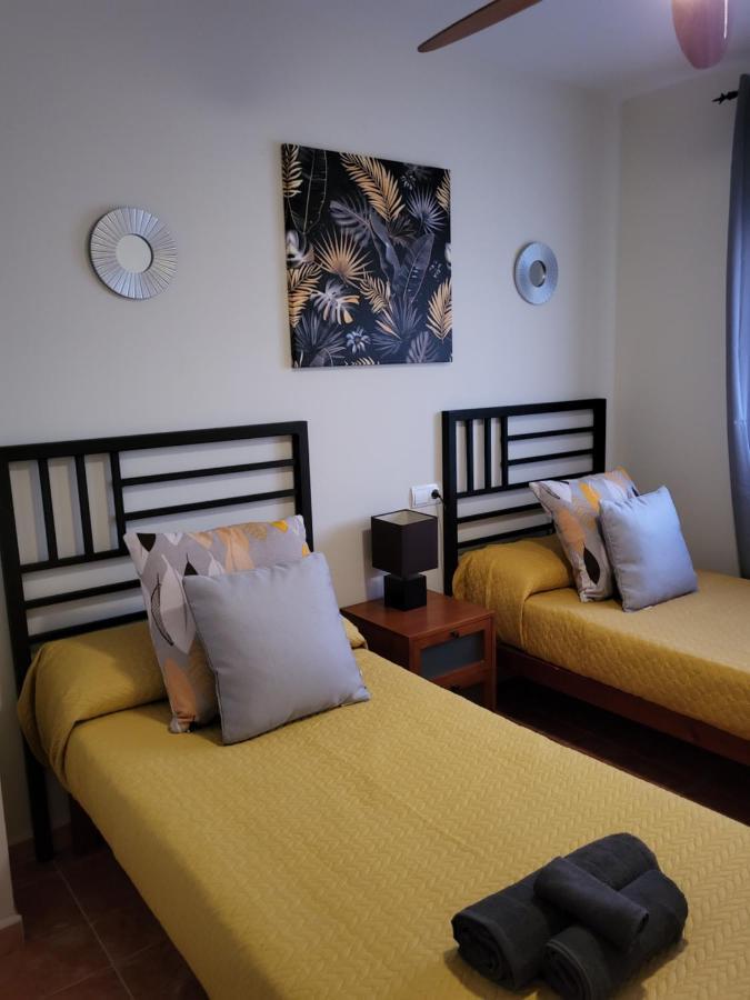 ¡Bajo Precioso Con Salida Directa A La Piscina Comunitaria En Paraiso De Vera! Luaran gambar