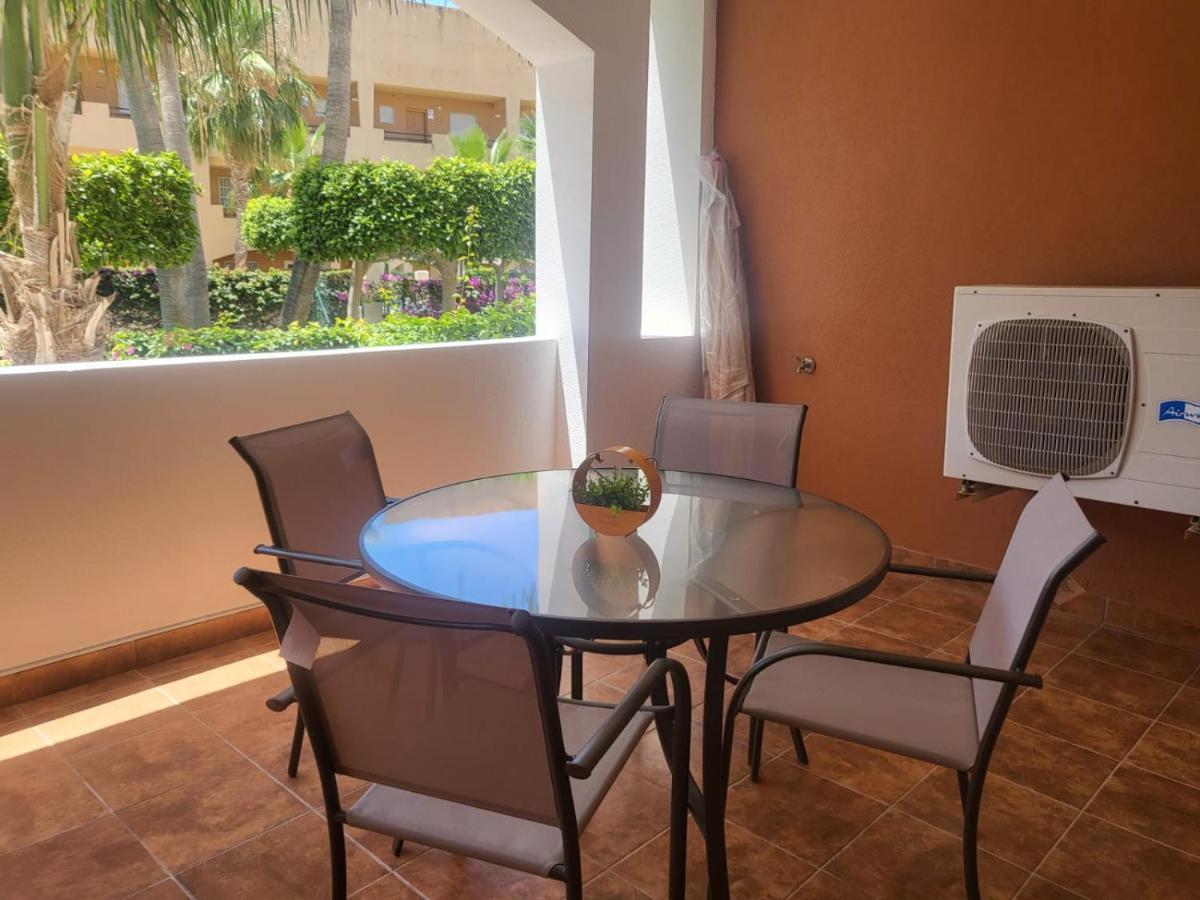 ¡Bajo Precioso Con Salida Directa A La Piscina Comunitaria En Paraiso De Vera! Luaran gambar