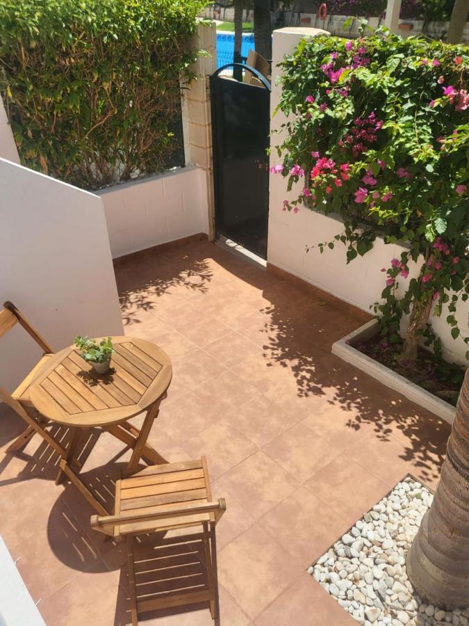 ¡Bajo Precioso Con Salida Directa A La Piscina Comunitaria En Paraiso De Vera! Luaran gambar