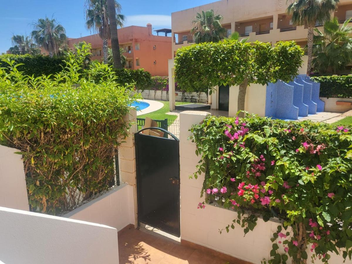 ¡Bajo Precioso Con Salida Directa A La Piscina Comunitaria En Paraiso De Vera! Luaran gambar