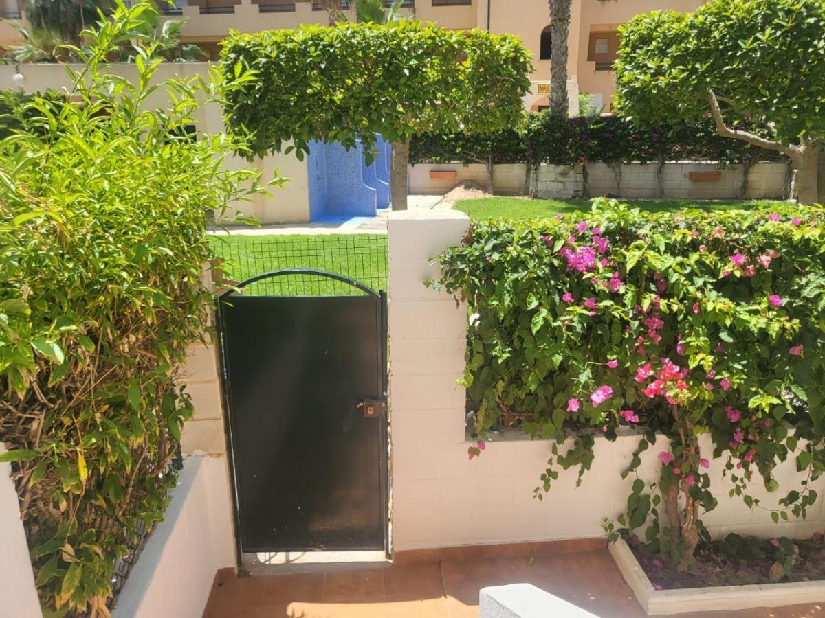 ¡Bajo Precioso Con Salida Directa A La Piscina Comunitaria En Paraiso De Vera! Luaran gambar