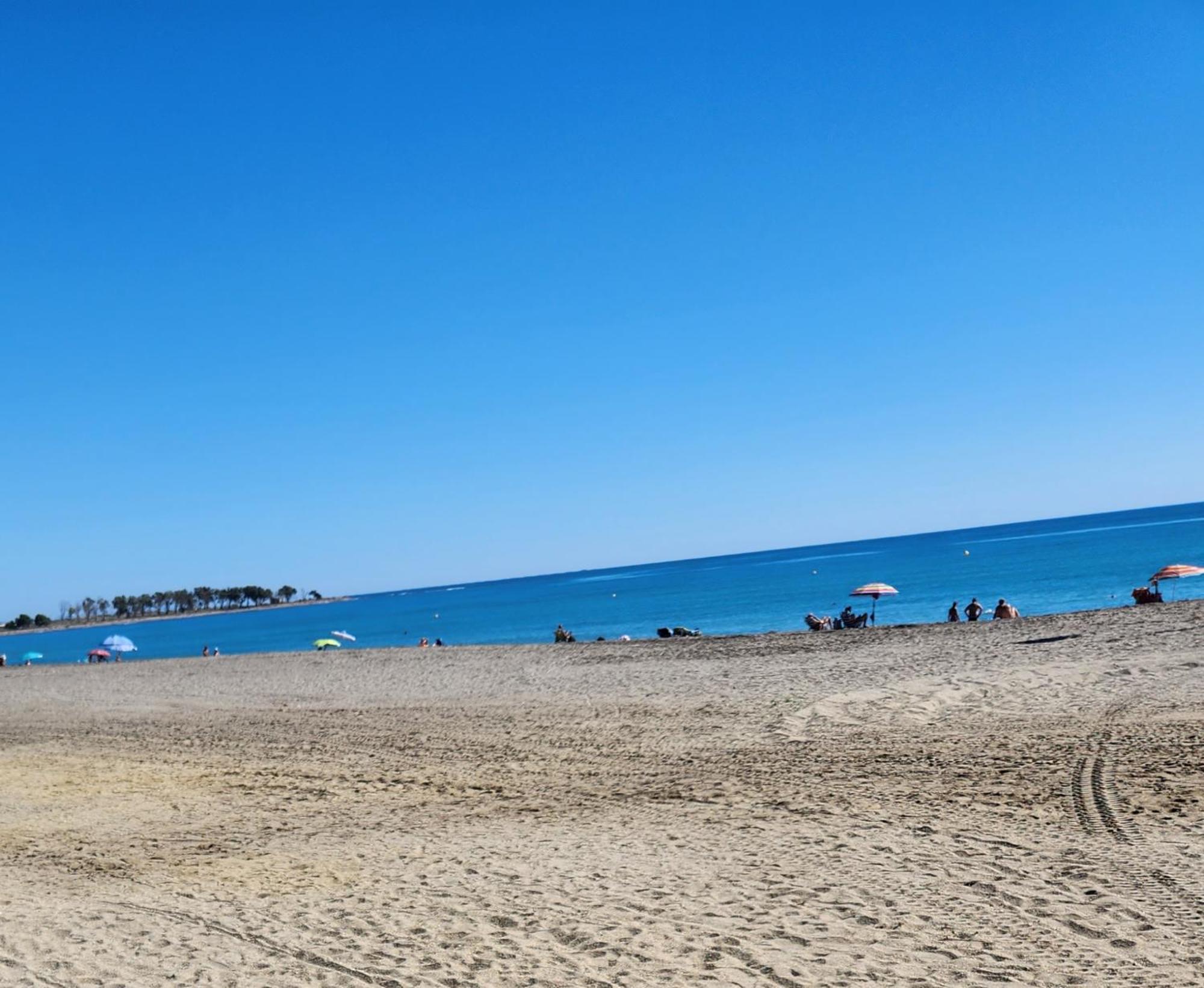 ¡Bajo Precioso Con Salida Directa A La Piscina Comunitaria En Paraiso De Vera! Luaran gambar